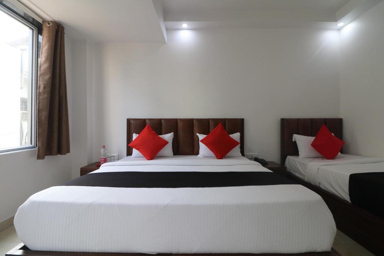 Hotel King Plaza Nuova Delhi Esterno foto